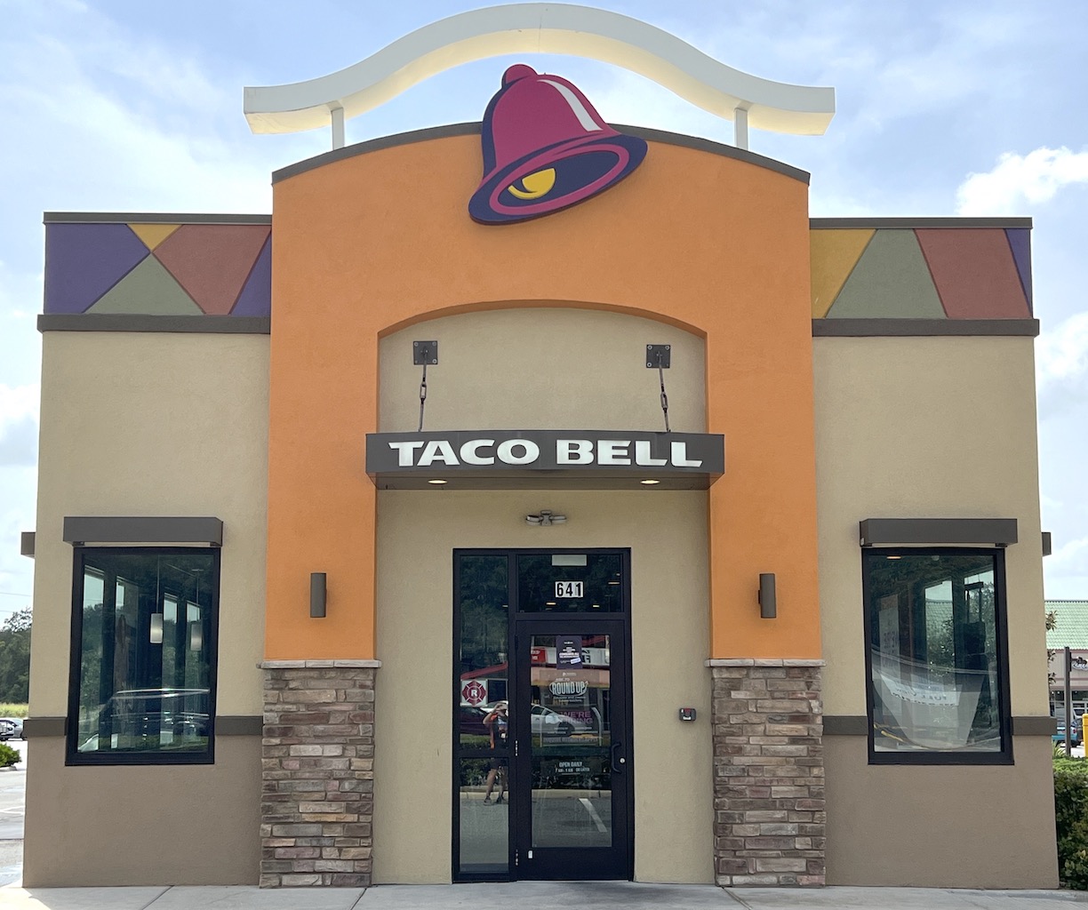 taco-bell-general-manager-accused-of-stealing-3-000-in-night-deposits