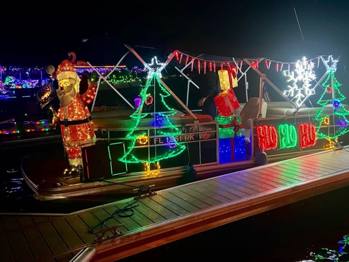 Leesburg Christmas boat parade shines as highlight of holiday season