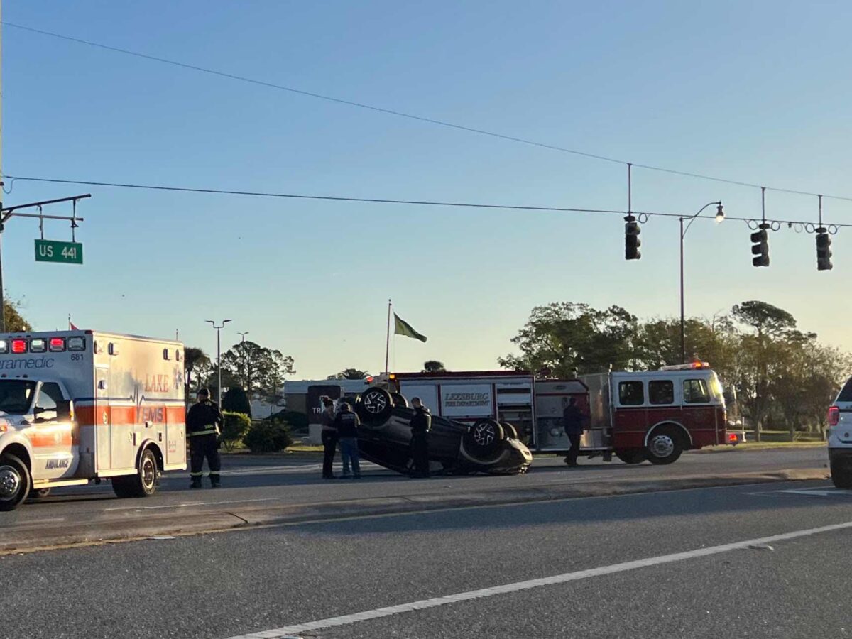 Rollover accident on US 441 slows traffic in Leesburg