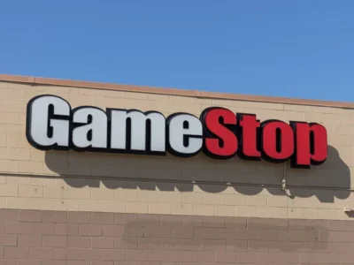 Enraged man allegedly punches woman who mocked failed Game Stop trade