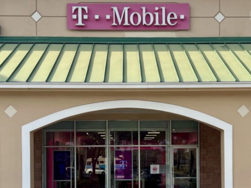 Trio arrested in attack on man and his mother at T-Mobile store in Clermont